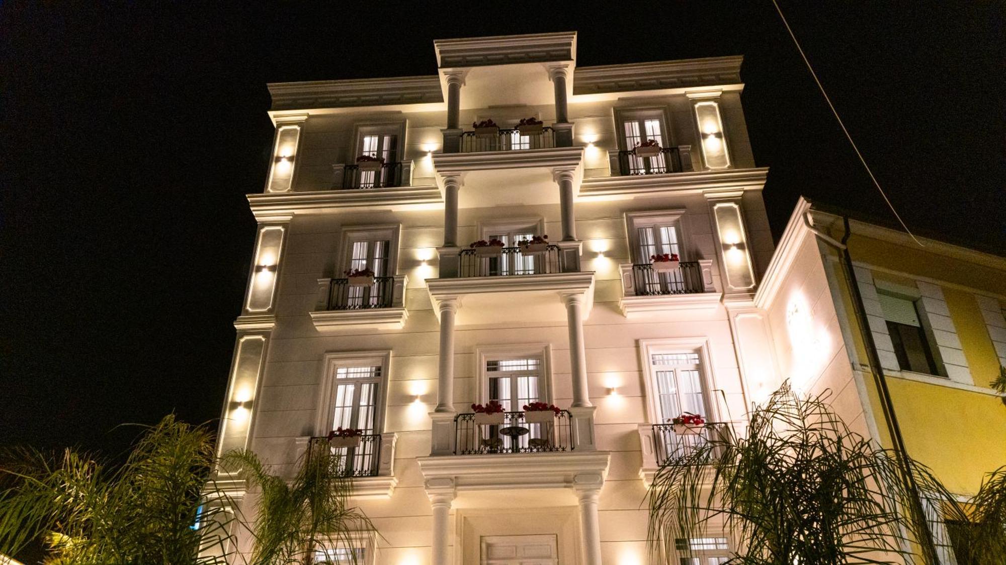 Art Gallery Boutique Hotel ドゥラス エクステリア 写真