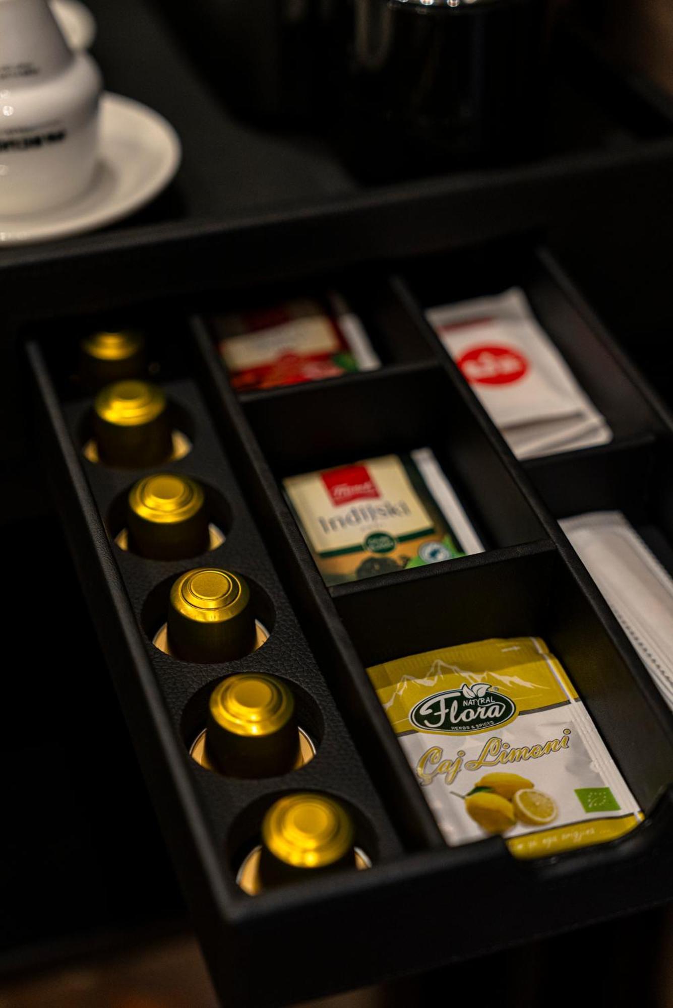 Art Gallery Boutique Hotel ドゥラス エクステリア 写真